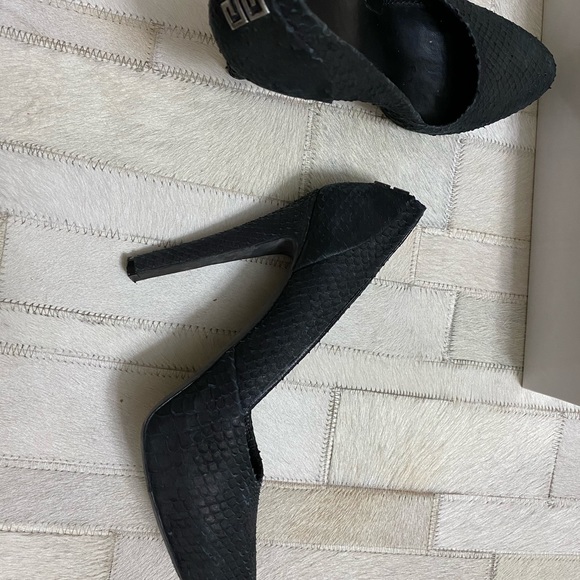 Givenchy women’s pumps - Picture 3 of 8
